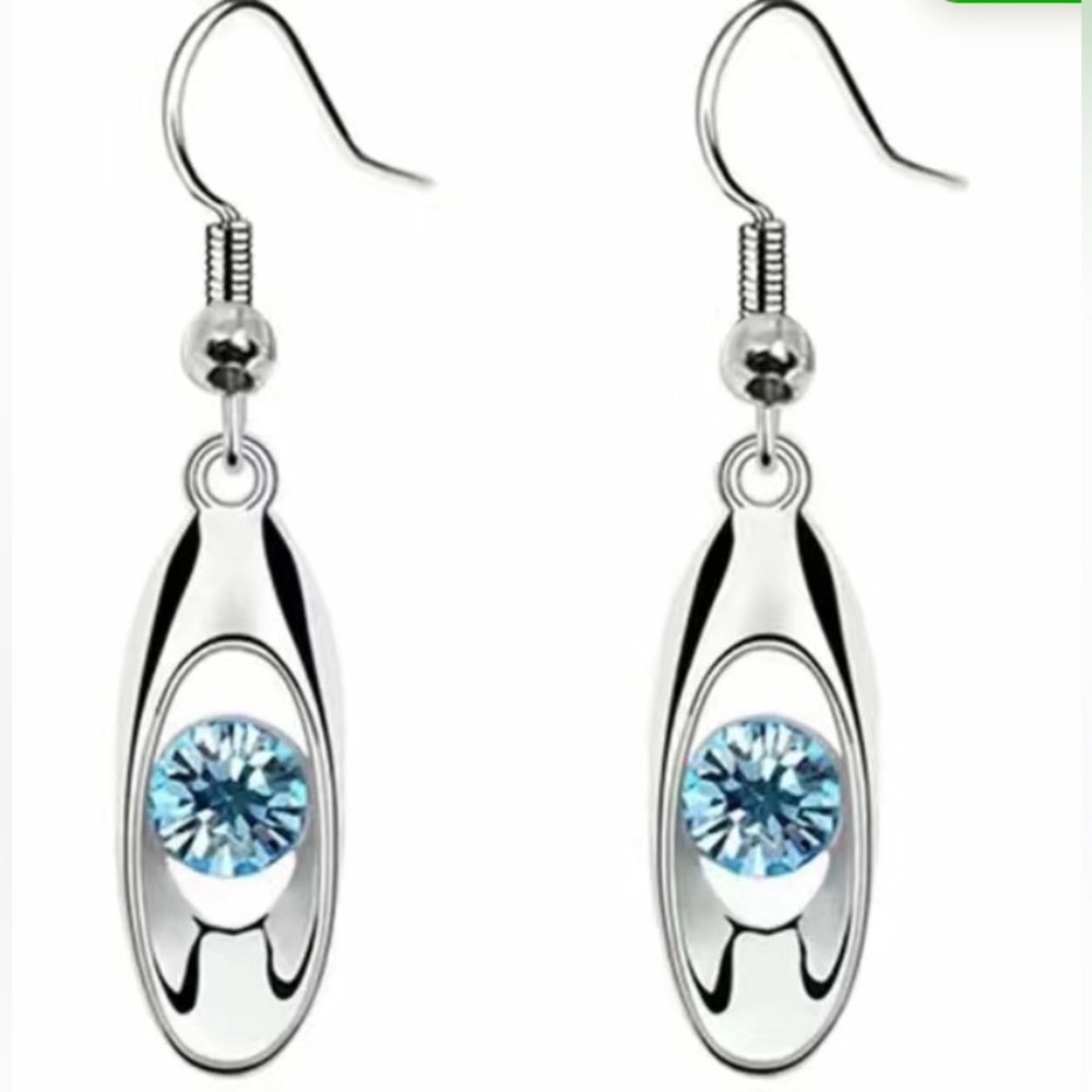 HUGE BUNDLE SALE! GORGEOUS BLUE CRYSTAL PENDANT EARRINGS BLUE NEW IN PACKAGE!